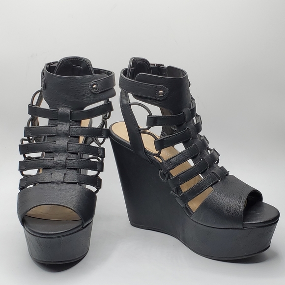 Cityclassified Shoes - Rare 90s y2k 1.75" platform, 5.25" wedge heel strappy sandals size 5.5